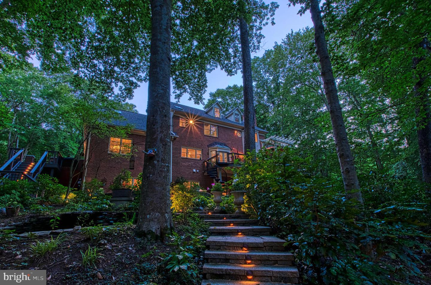 8700 Rustic Oak Ct