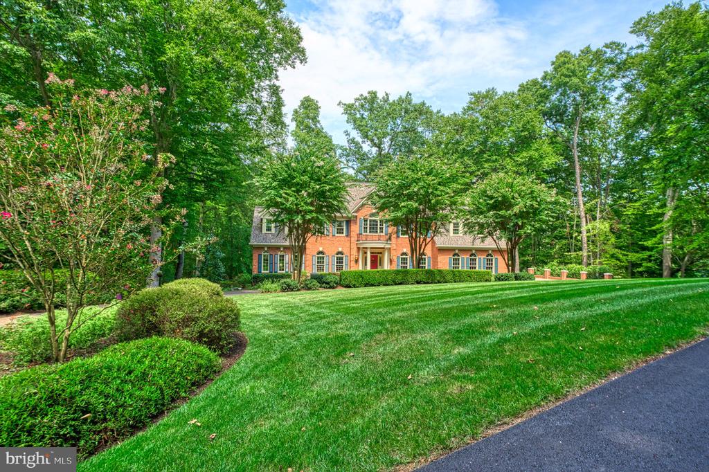 8700 Rustic Oak Ct