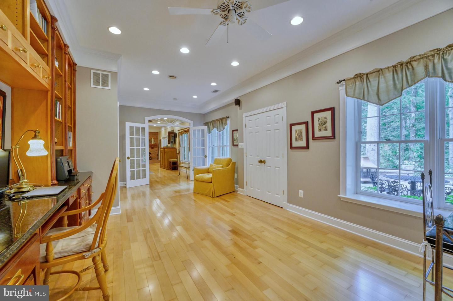8700 Rustic Oak Ct