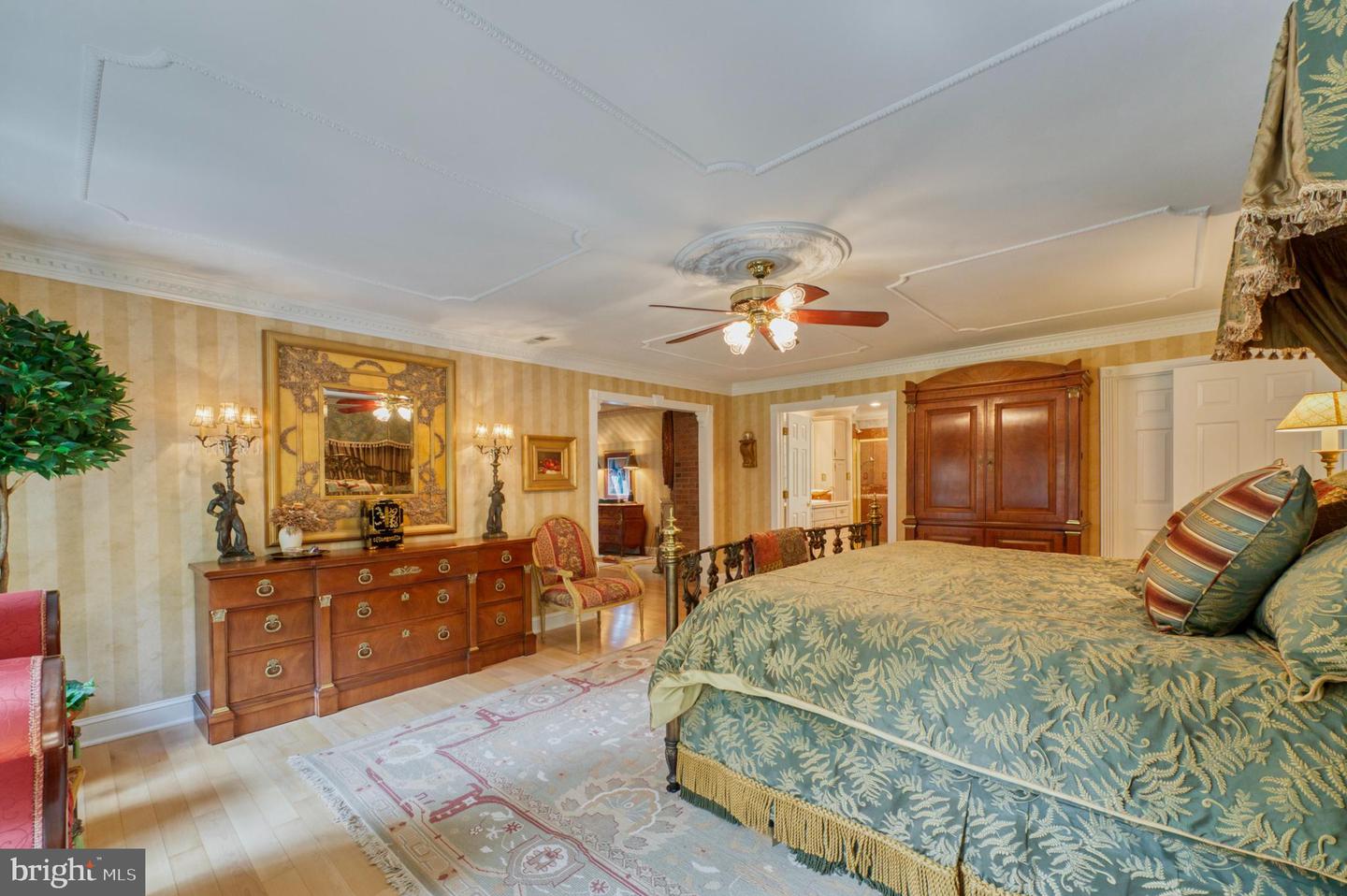 8700 Rustic Oak Ct