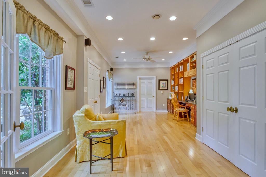 8700 Rustic Oak Ct