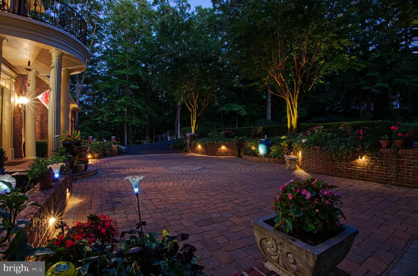 8700 Rustic Oak Ct