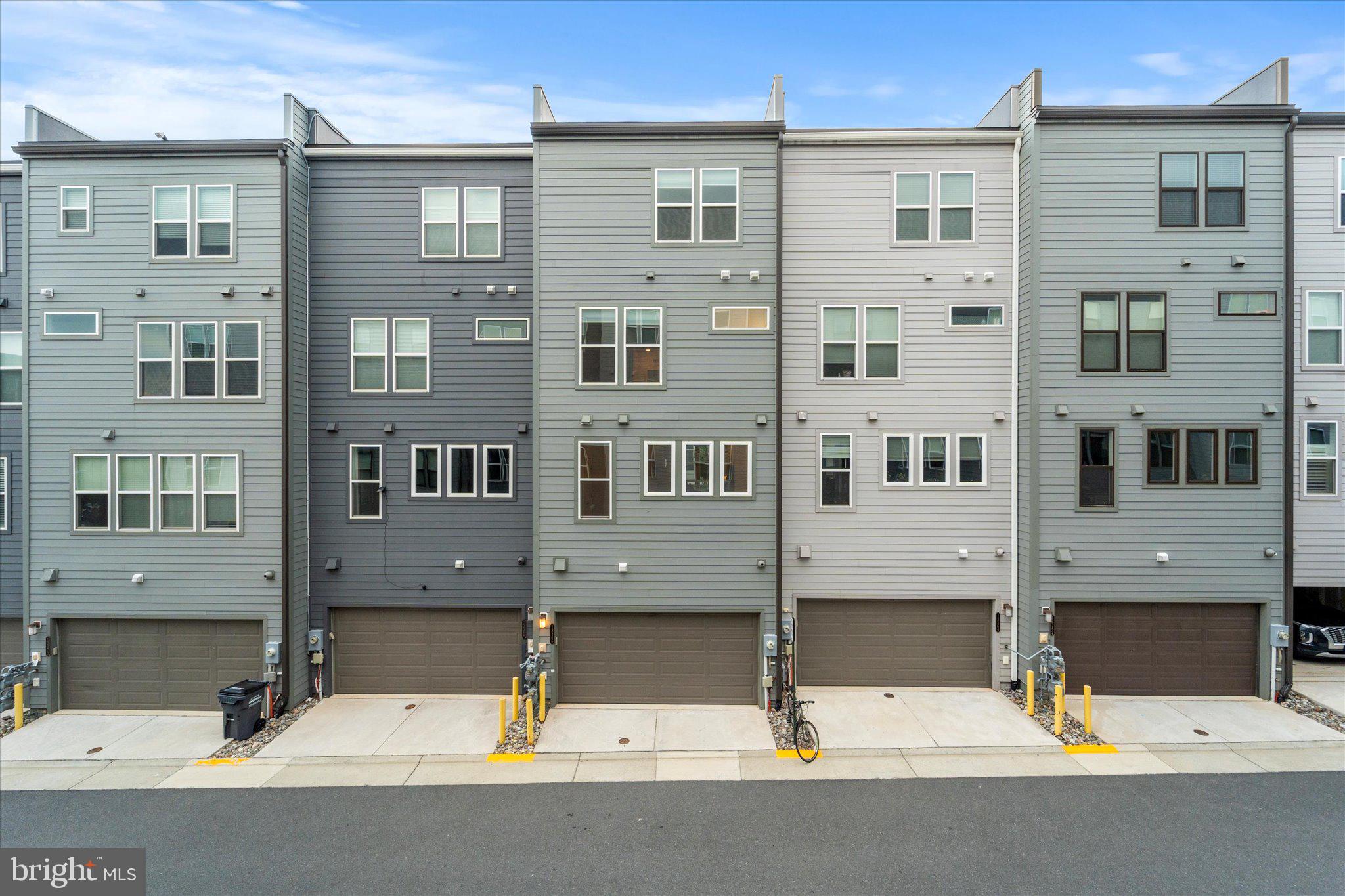 13366 Sherwood Park Ln