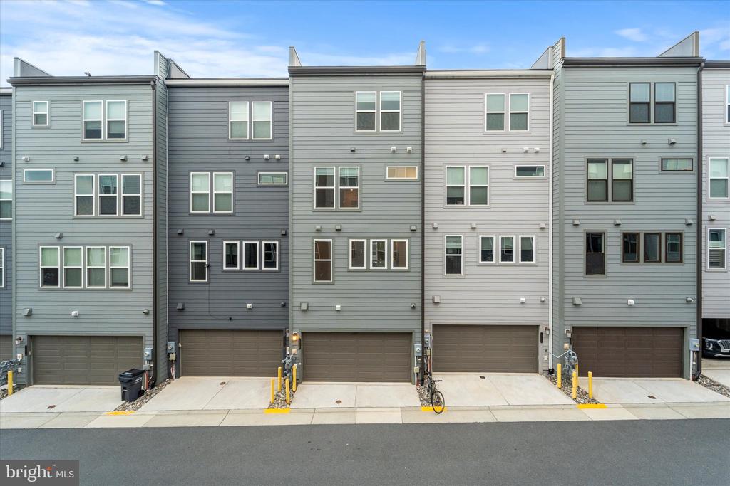 13366 Sherwood Park Ln