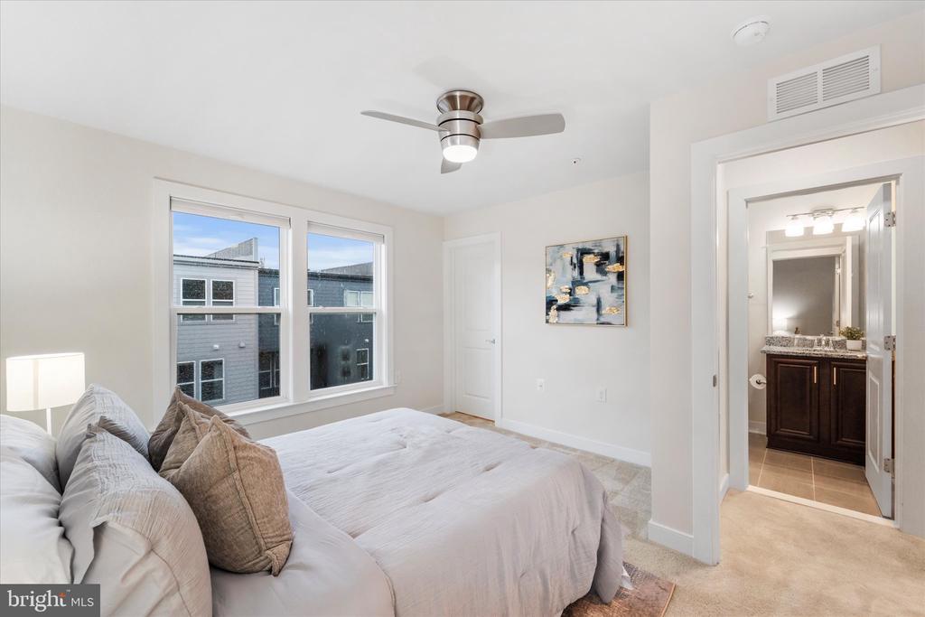 13366 Sherwood Park Ln