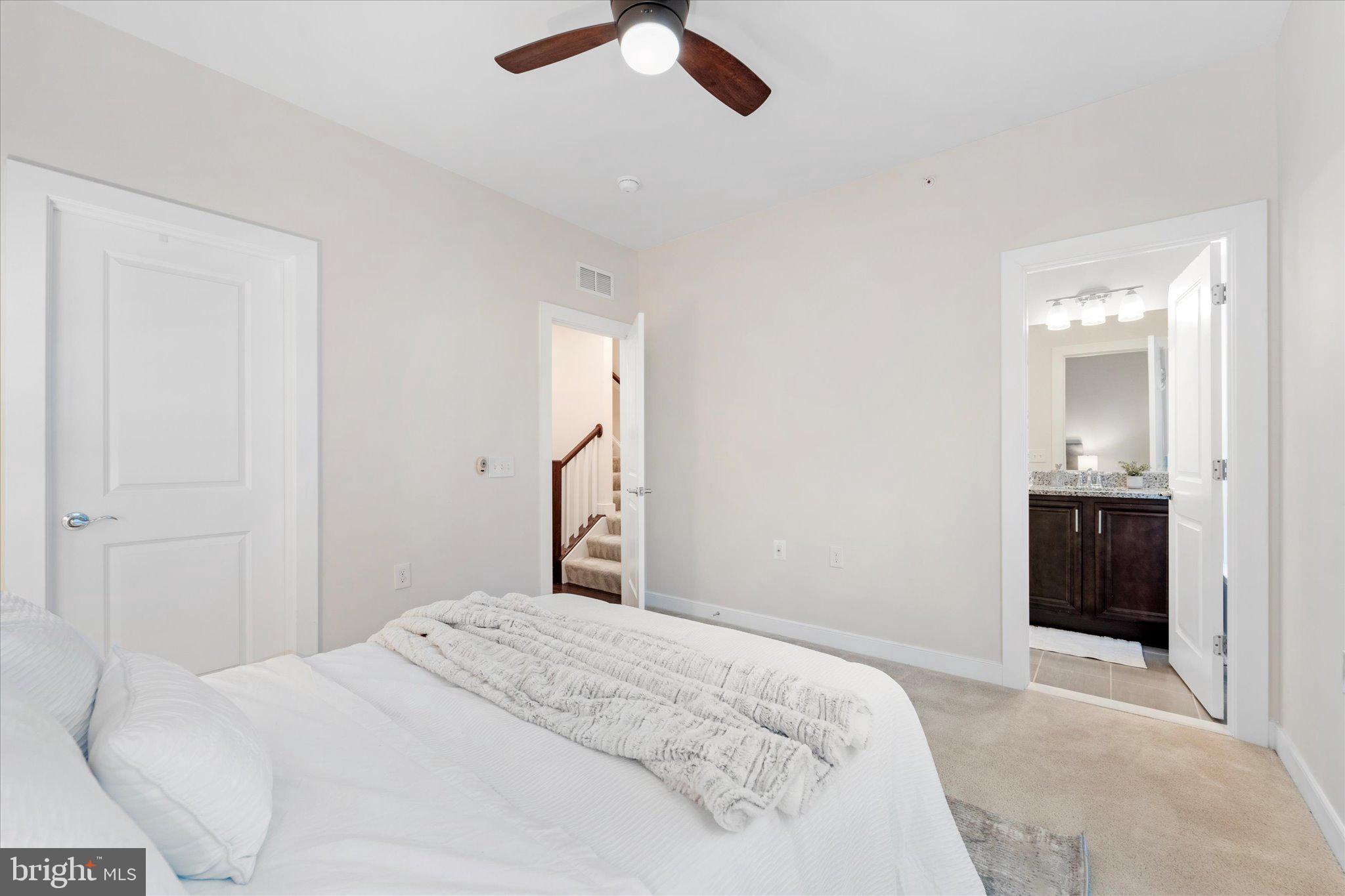 13366 Sherwood Park Ln