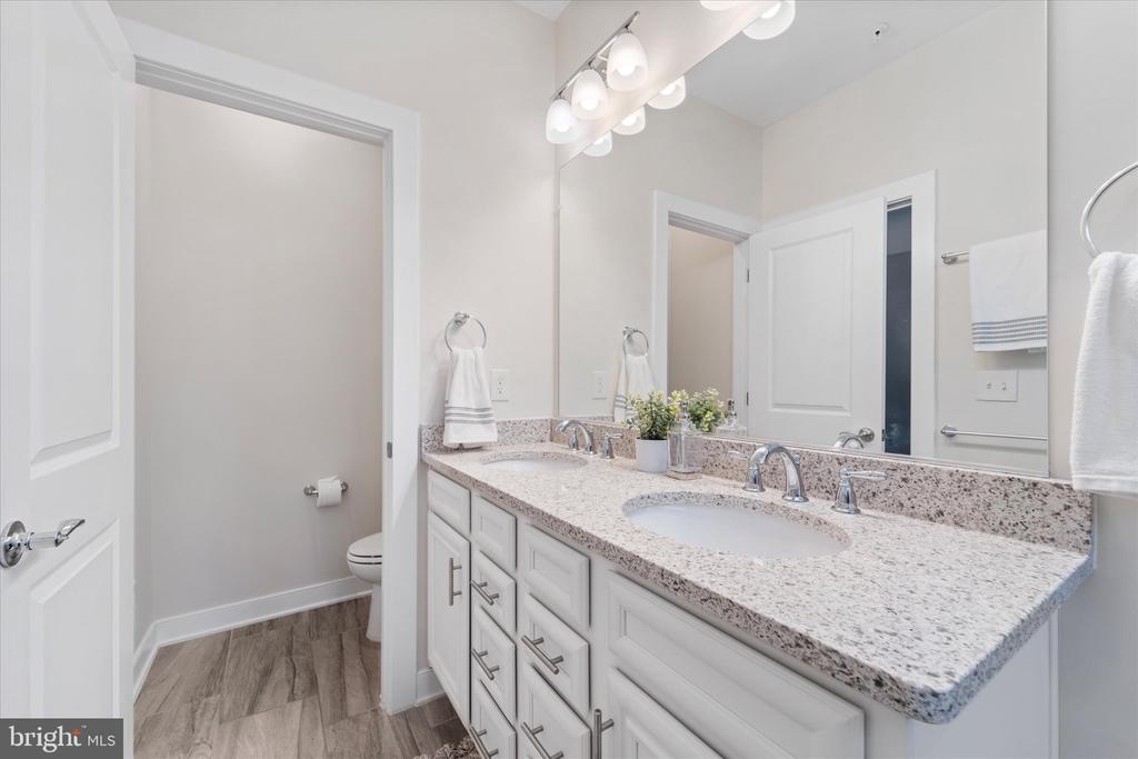 13366 Sherwood Park Ln