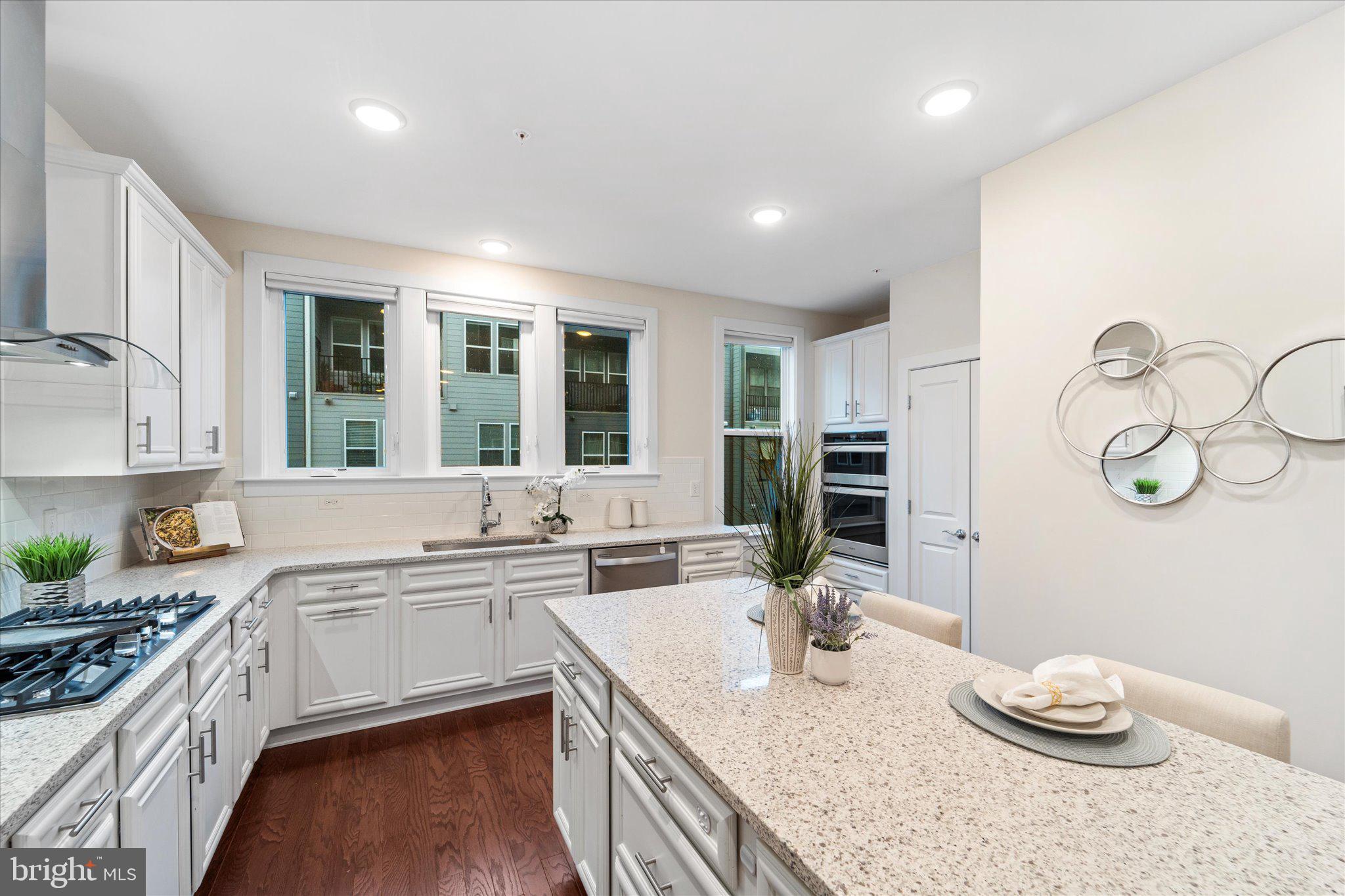 13366 Sherwood Park Ln