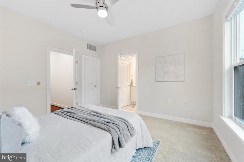 13366 Sherwood Park Ln