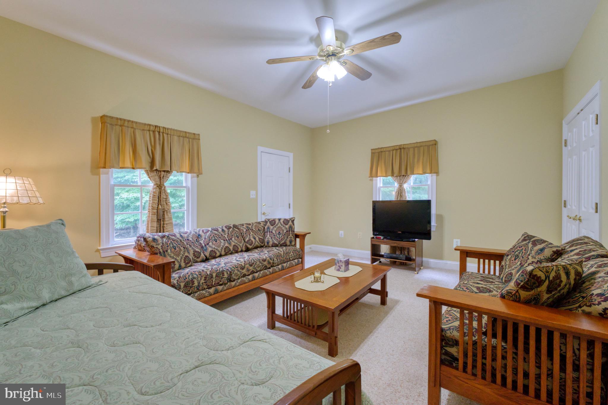 519 Seneca Green Way