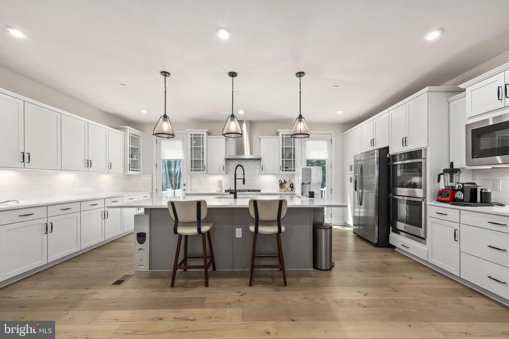 3889 RAINIER DRIVE