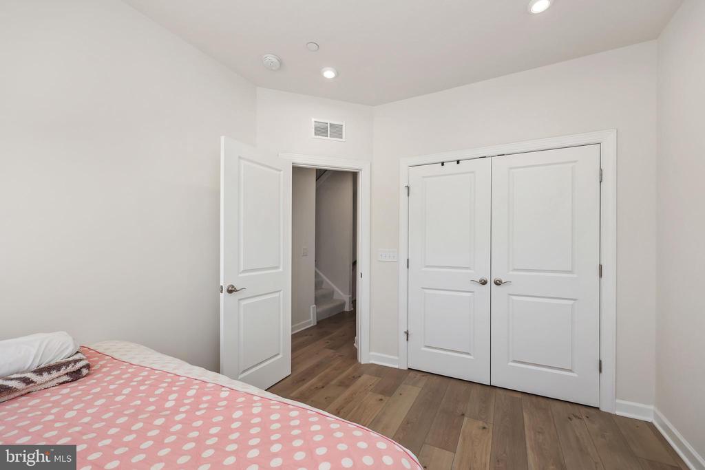 3889 RAINIER DRIVE