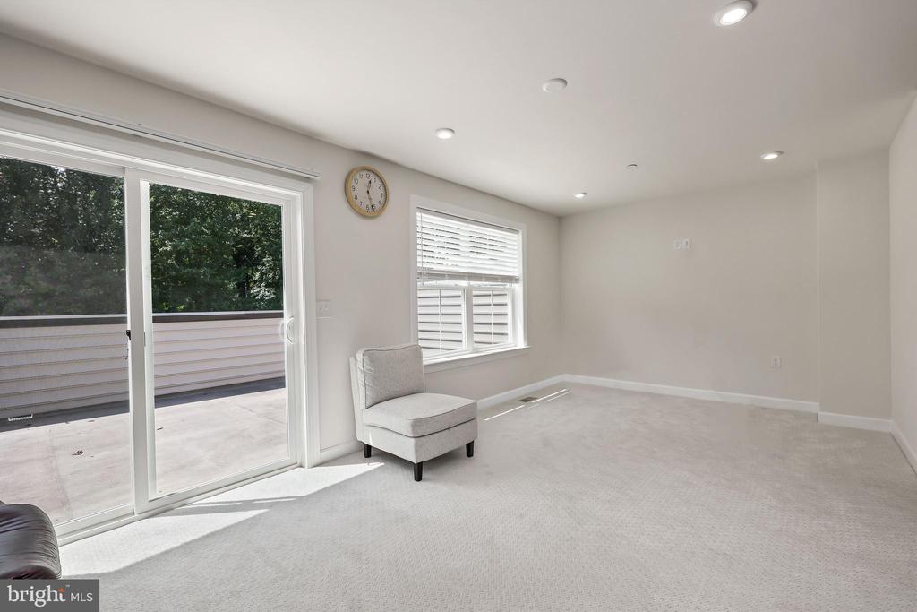 3889 RAINIER DRIVE