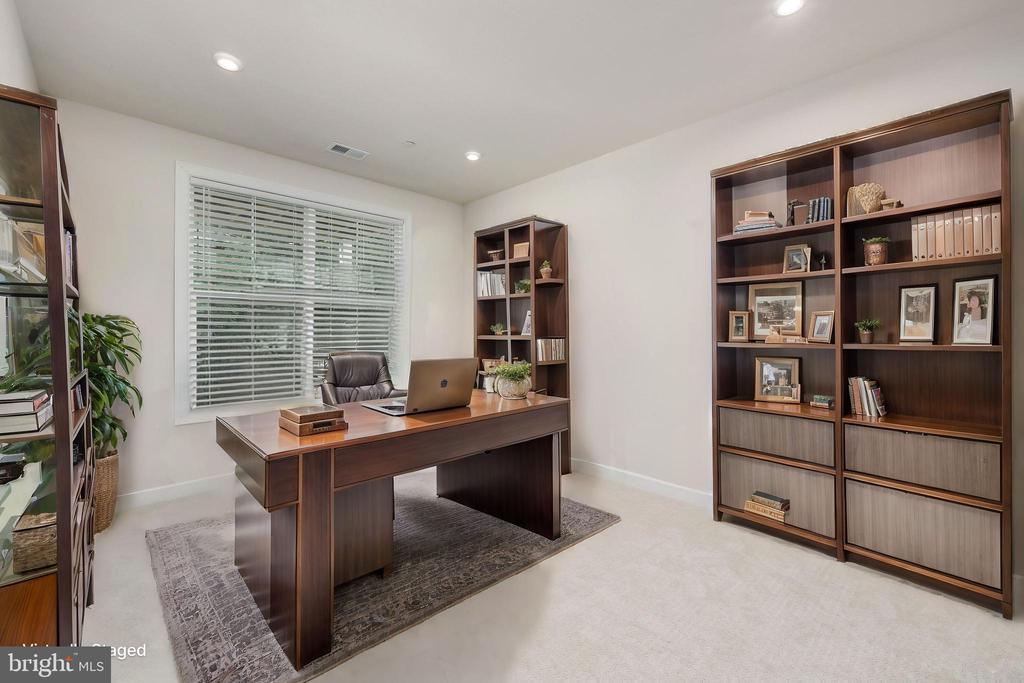 3889 RAINIER DRIVE
