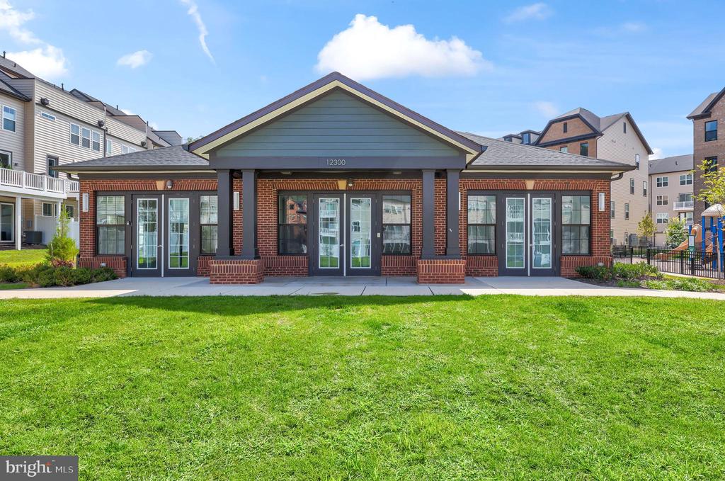 3889 RAINIER DRIVE