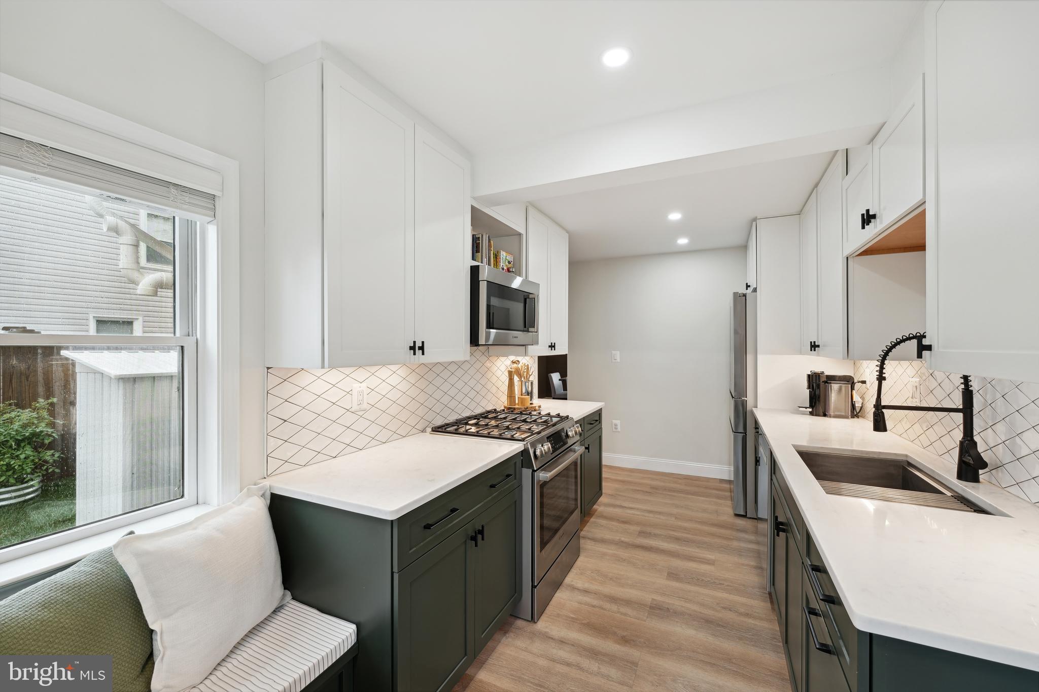 3003 Elmwood Dr