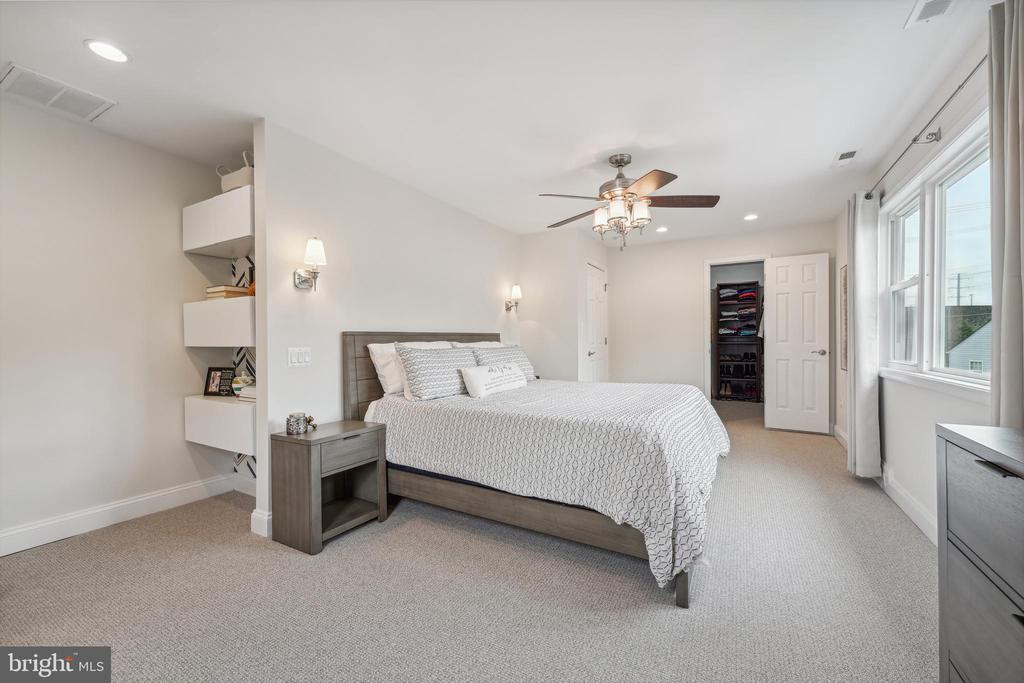 3003 Elmwood Dr