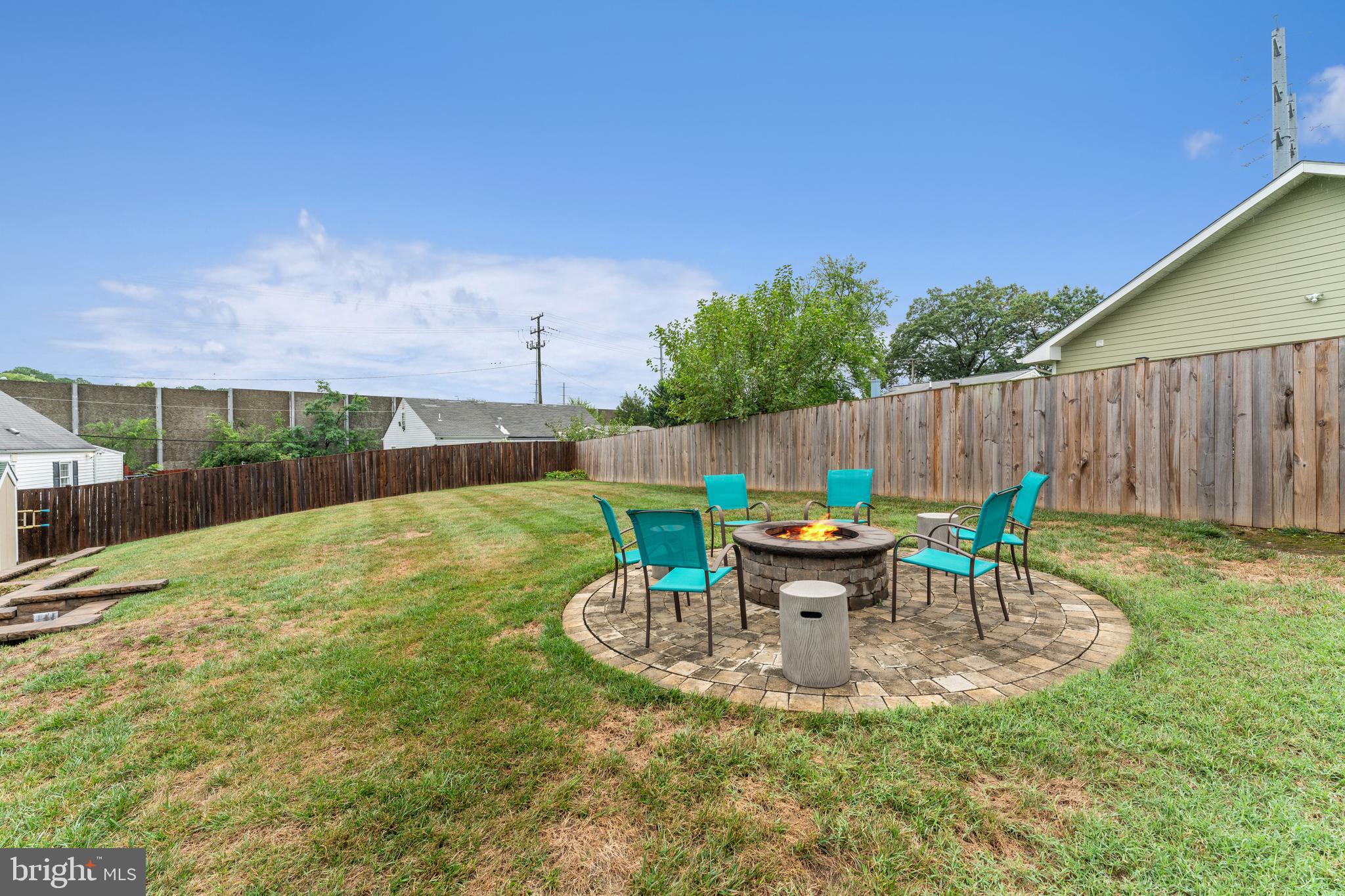 3003 Elmwood Dr