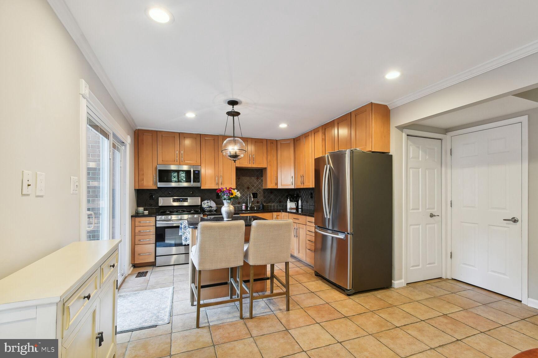 2423 ANSDEL CT