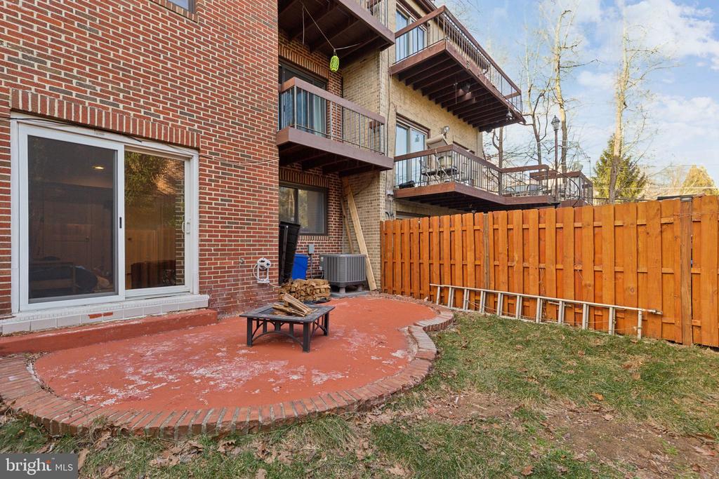 8703 SHERIDAN FARMS COURT