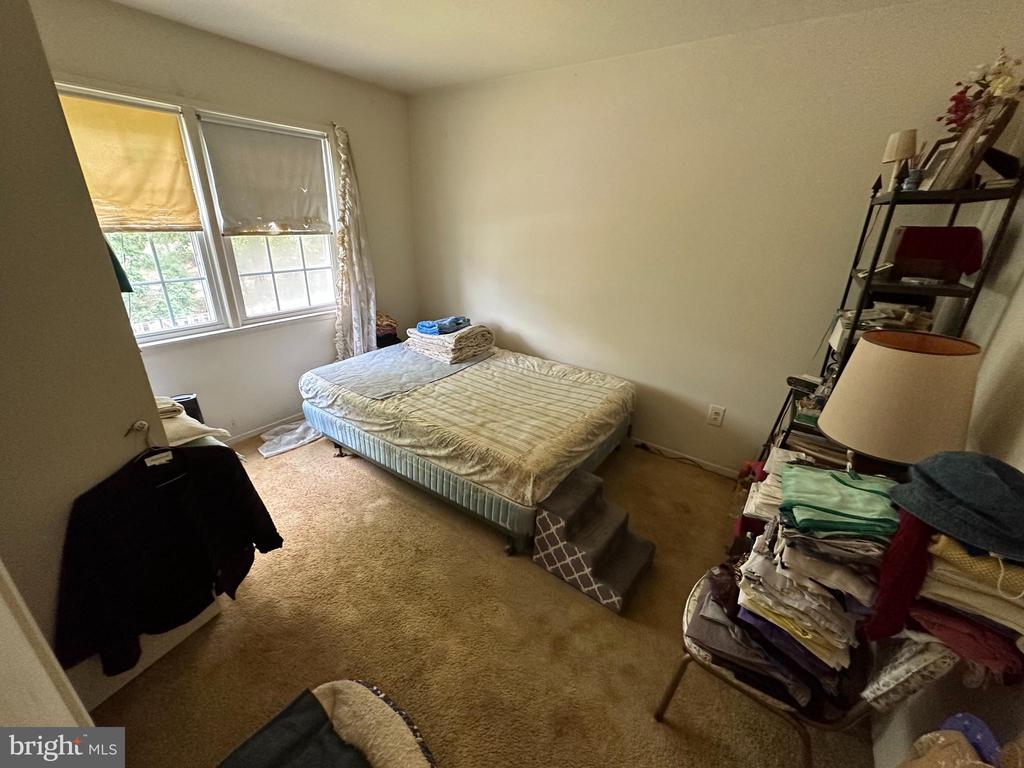 8409 DAMPIER COURT