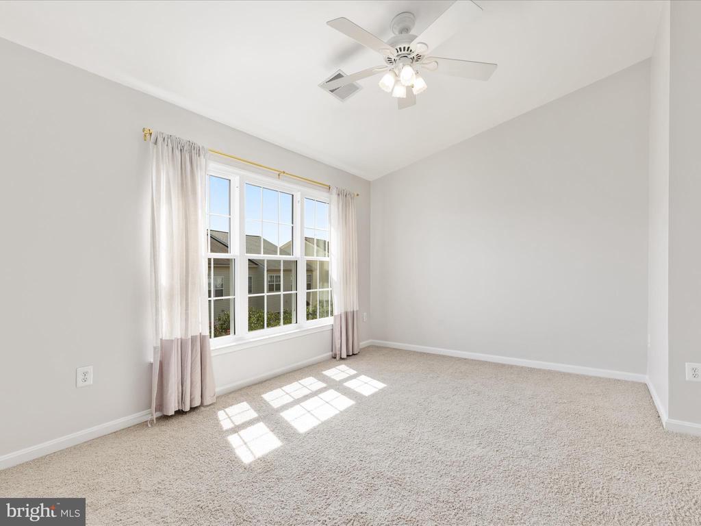 13577 BIG BOULDER RD