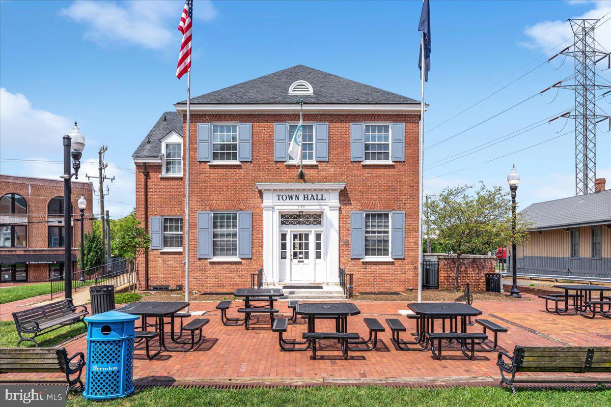 13577 BIG BOULDER RD