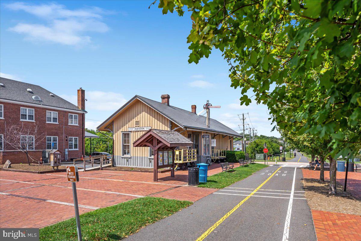 13577 BIG BOULDER RD