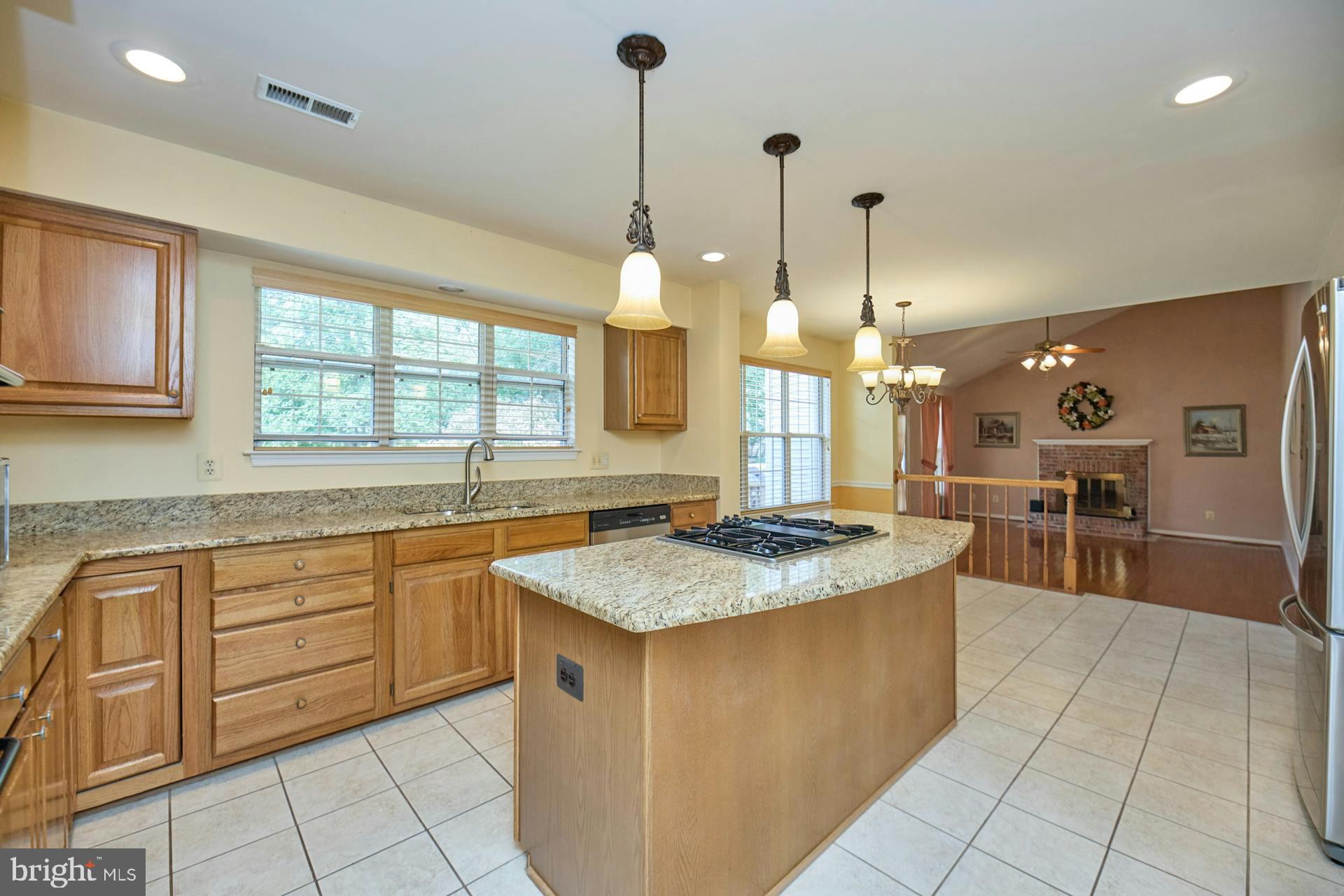 5516 Newhall Ct
