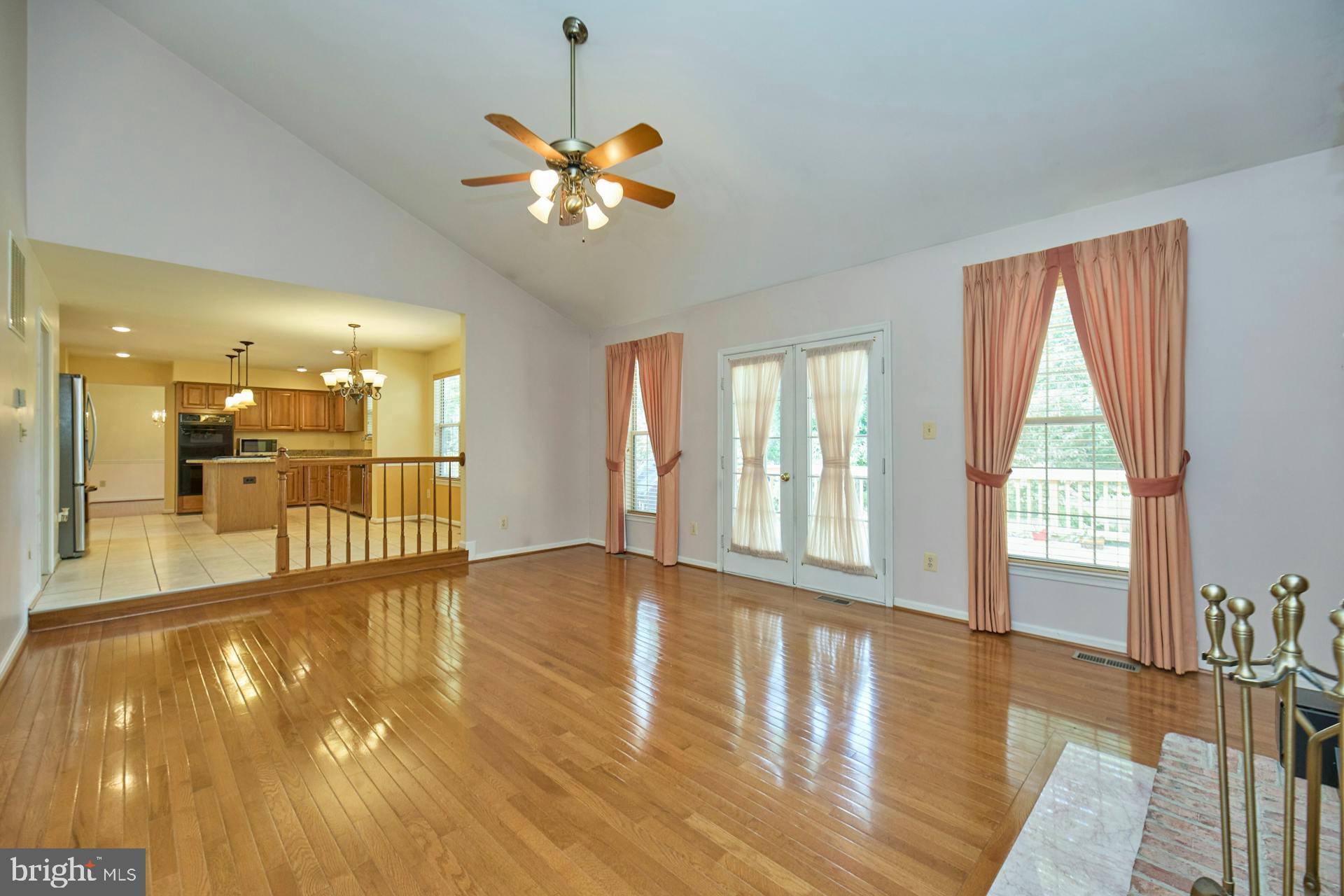 5516 Newhall Ct