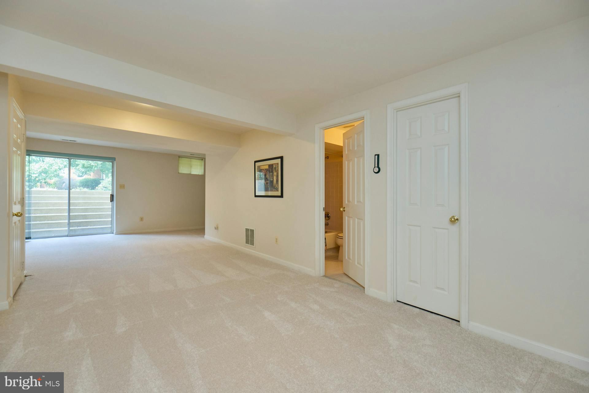 5516 Newhall Ct