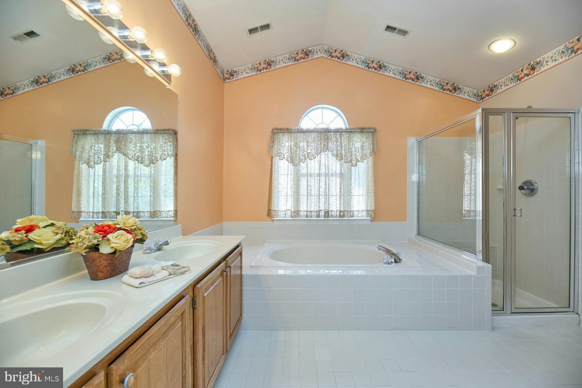 5516 Newhall Ct