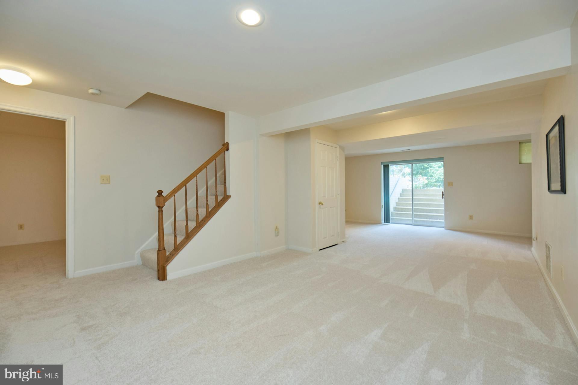5516 Newhall Ct