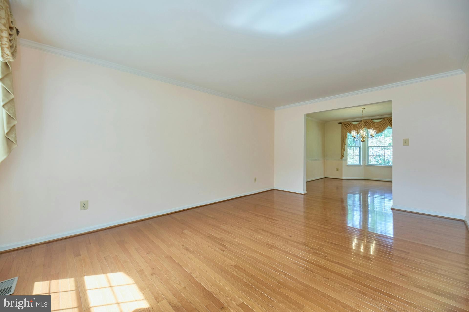 5516 Newhall Ct