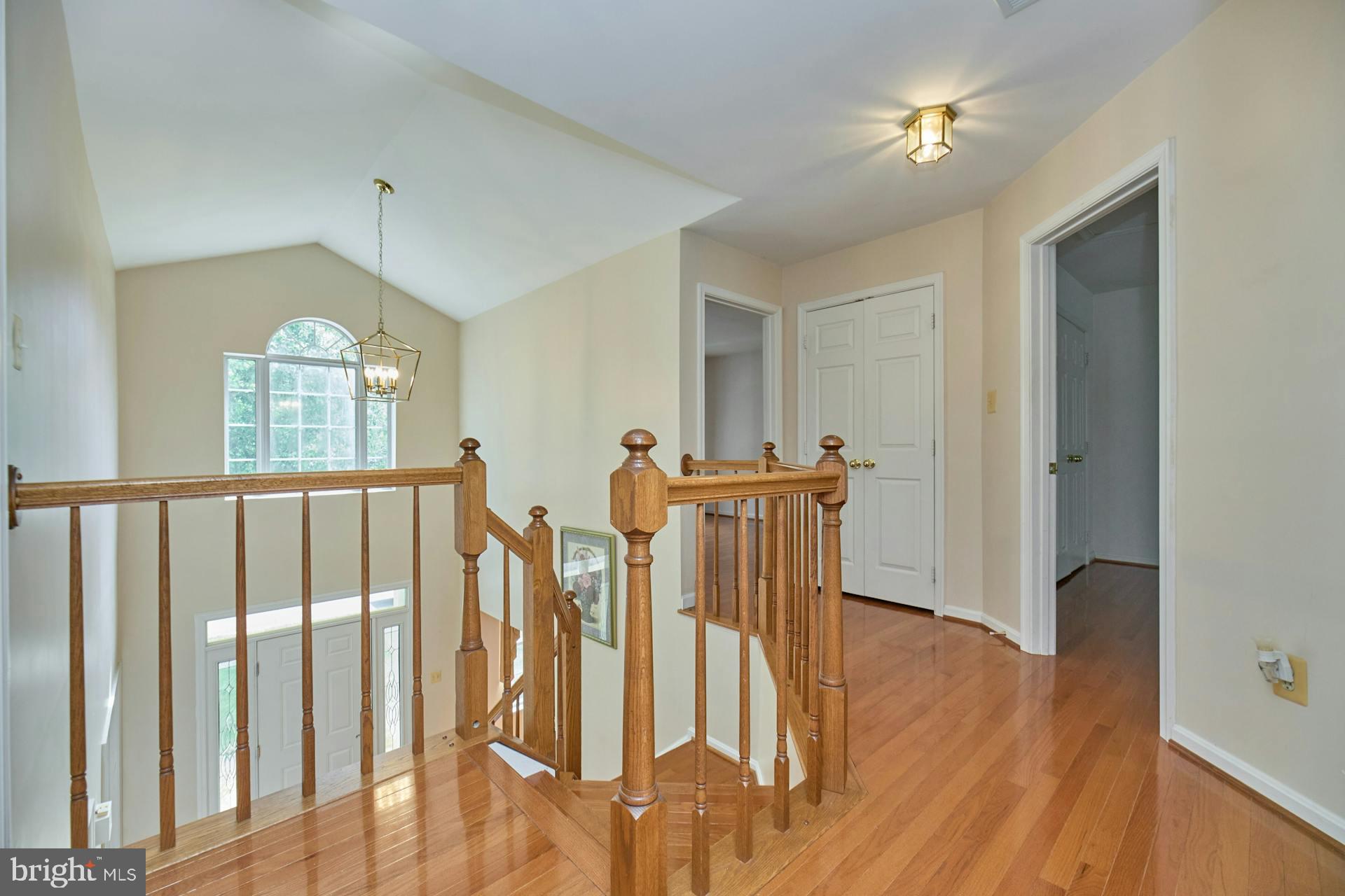 5516 Newhall Ct