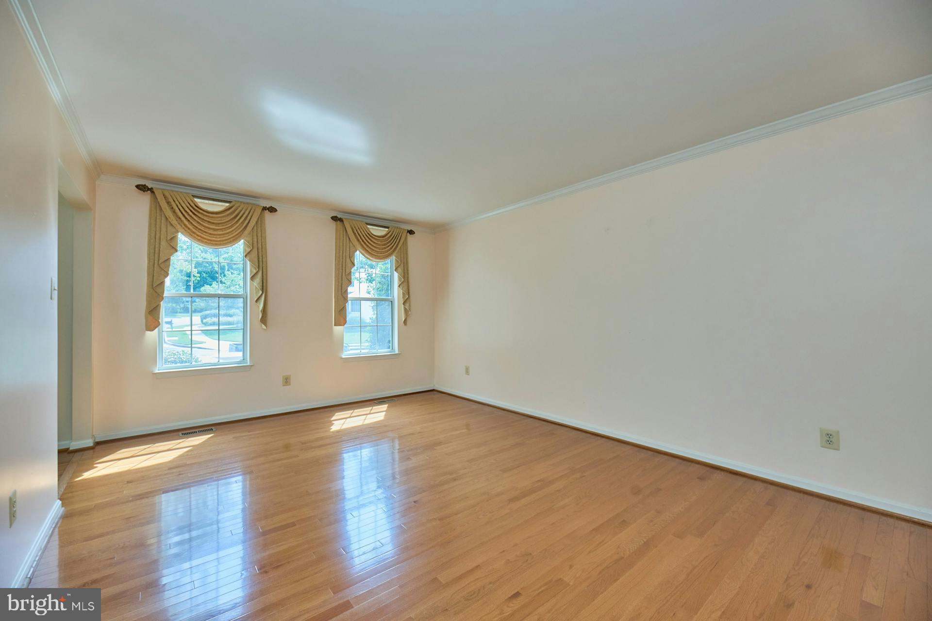 5516 Newhall Ct
