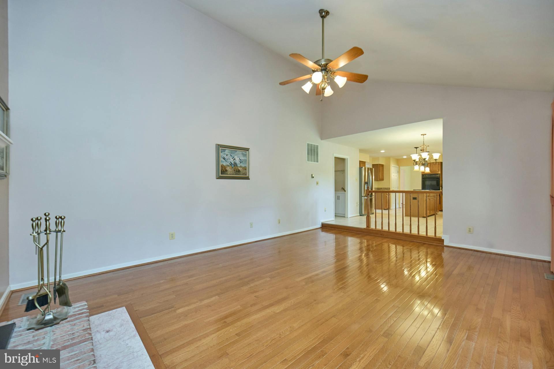 5516 Newhall Ct