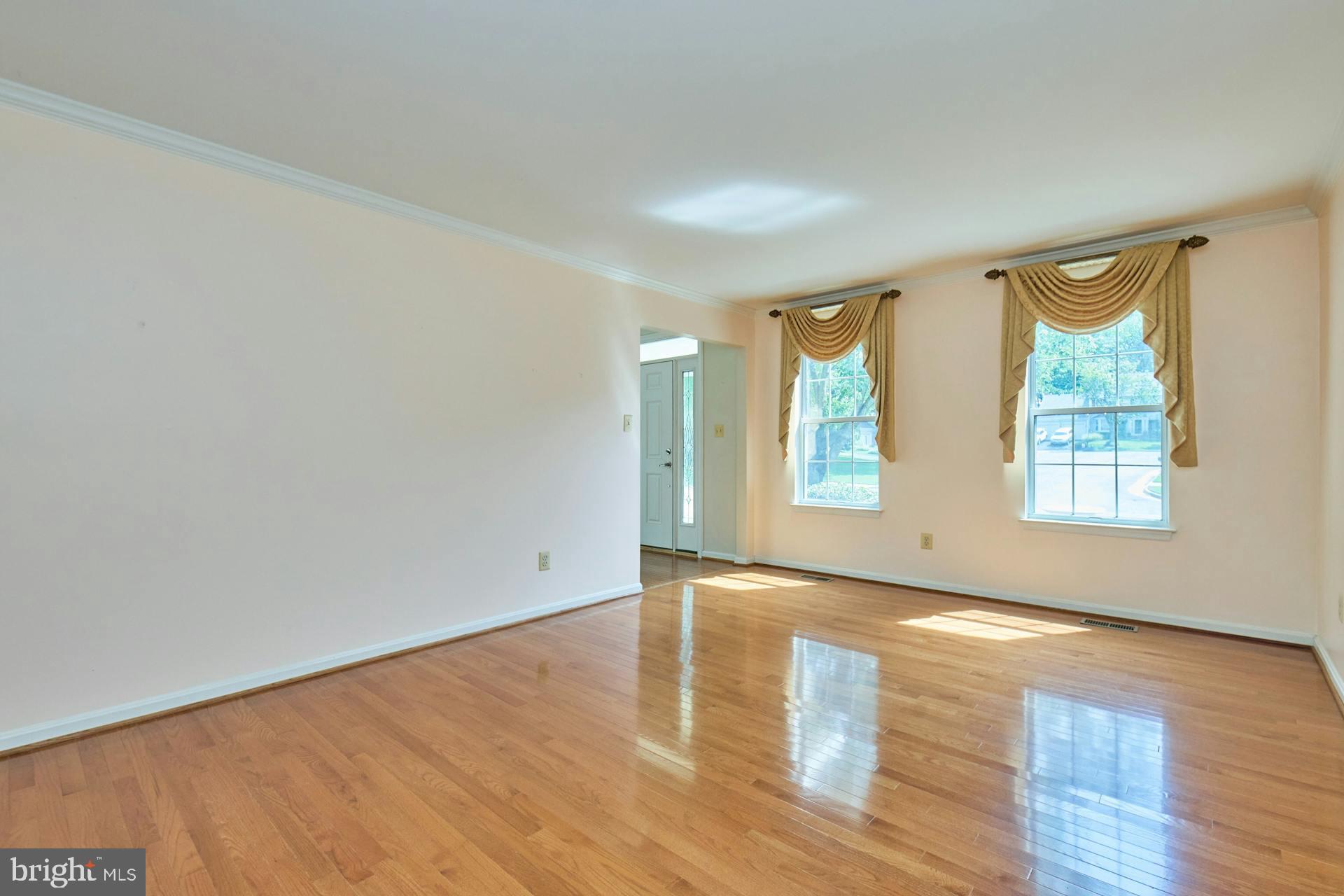 5516 Newhall Ct