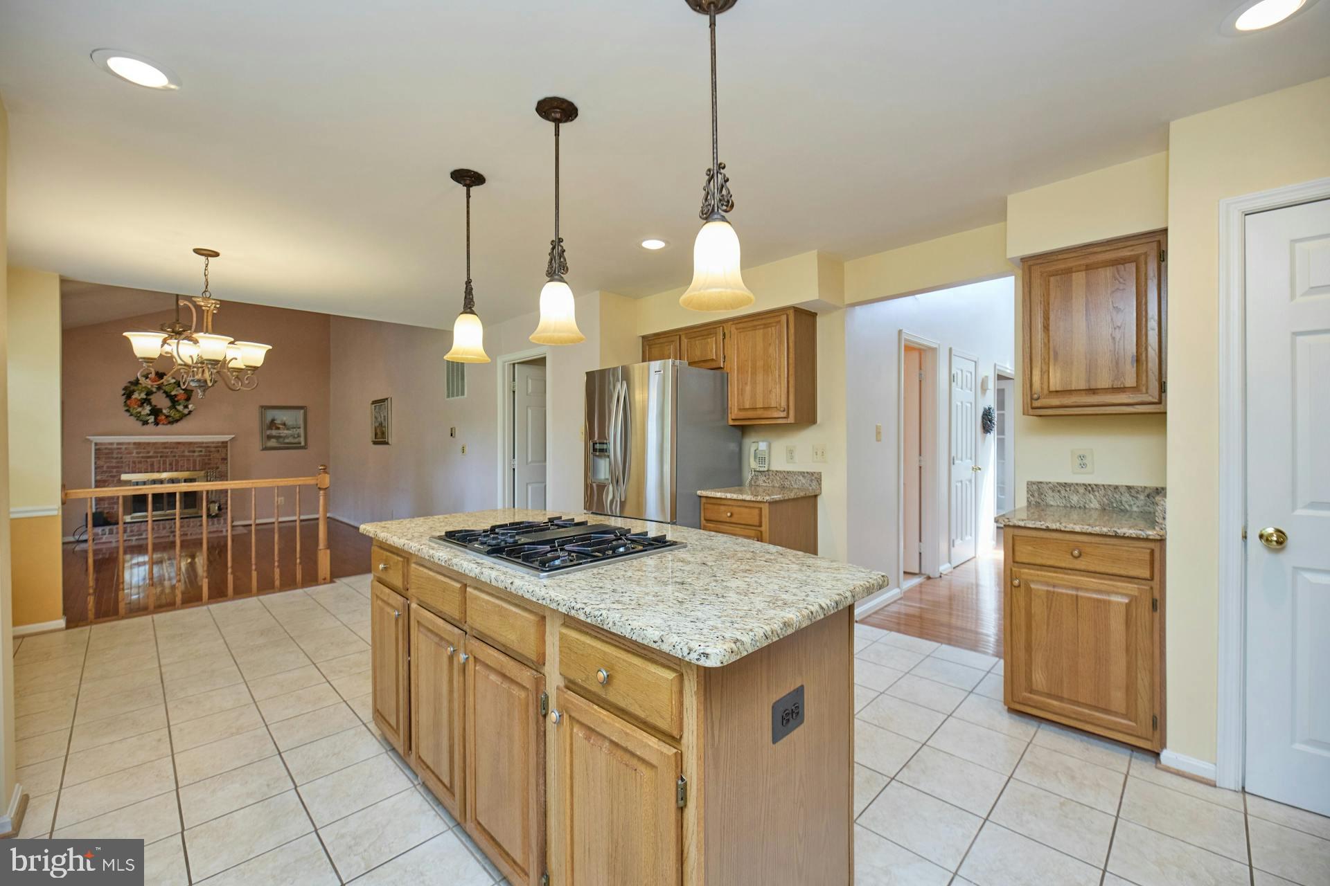 5516 Newhall Ct