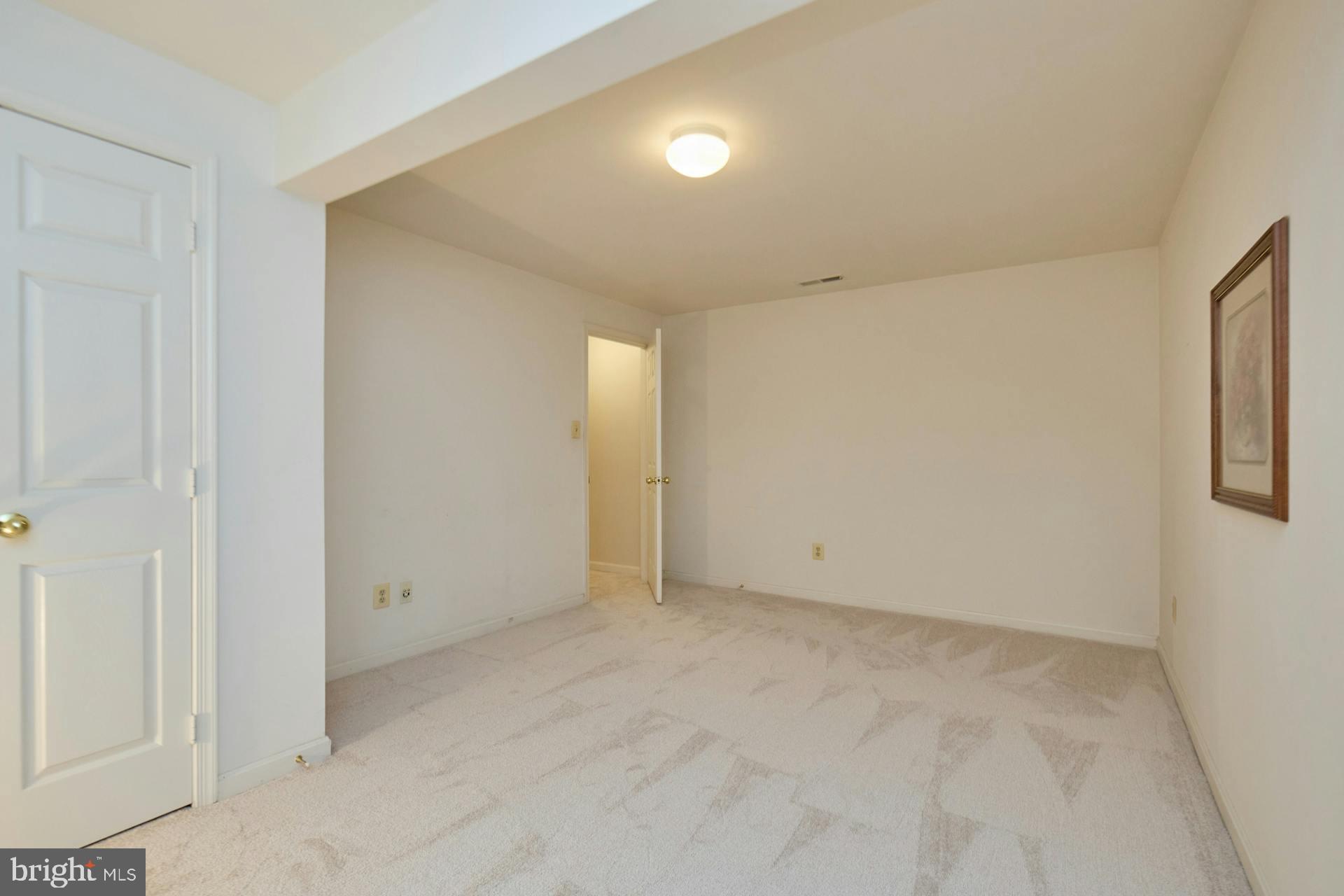 5516 Newhall Ct