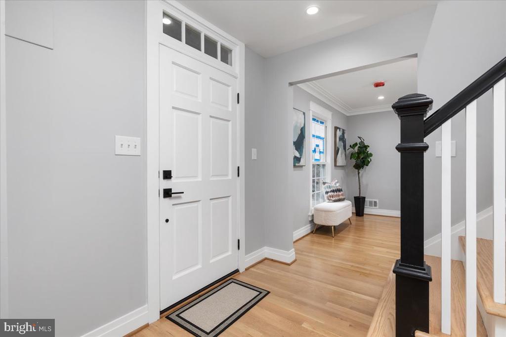 9401 Ferry Landing Ct