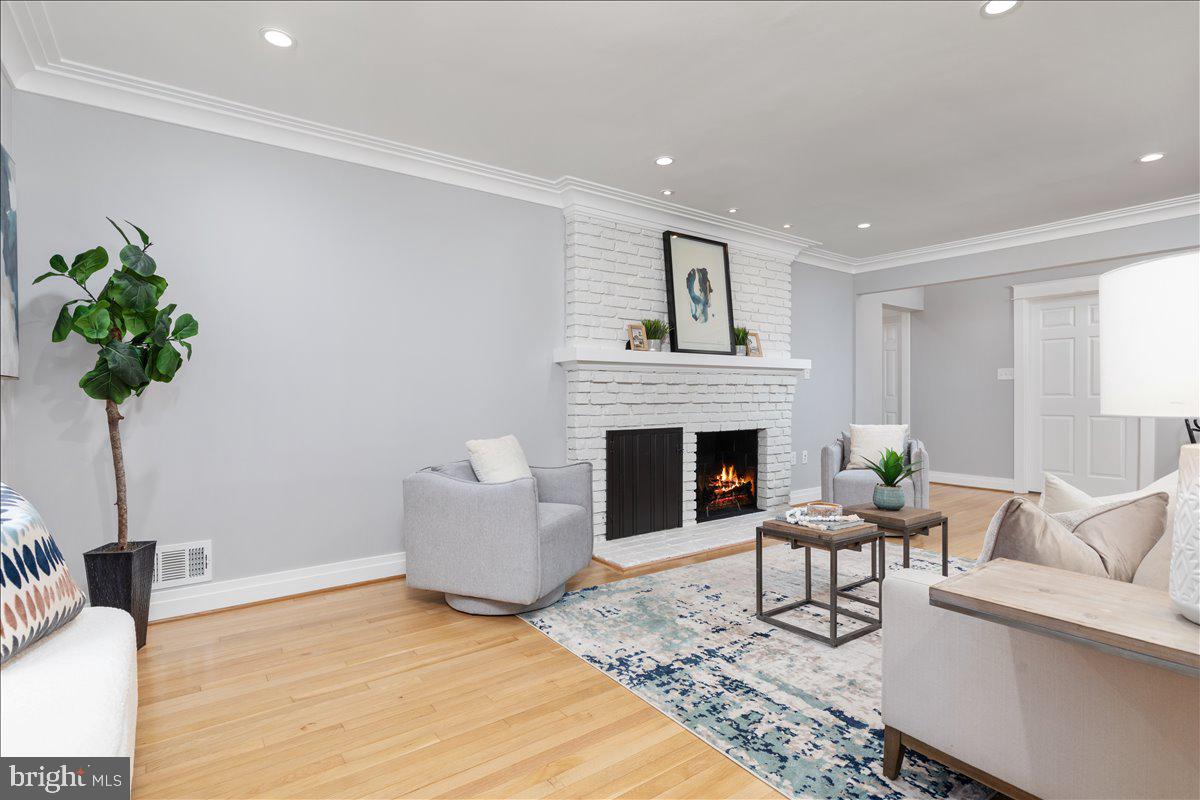 9401 Ferry Landing Ct