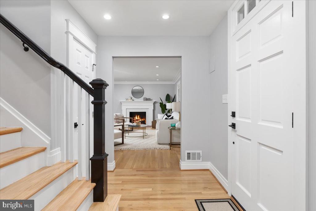 9401 Ferry Landing Ct
