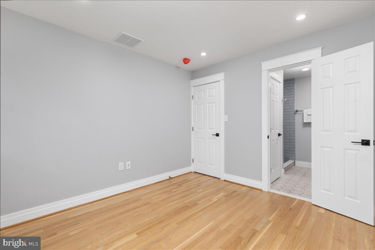 9401 Ferry Landing Ct