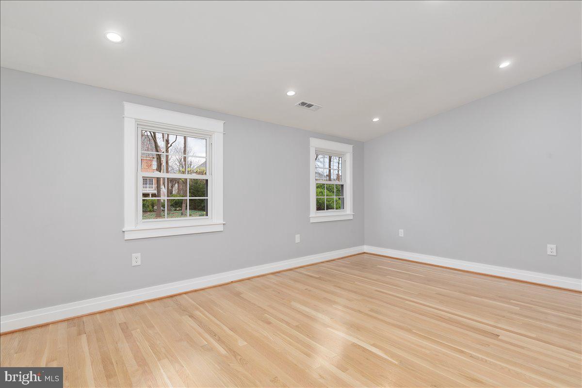 9401 Ferry Landing Ct