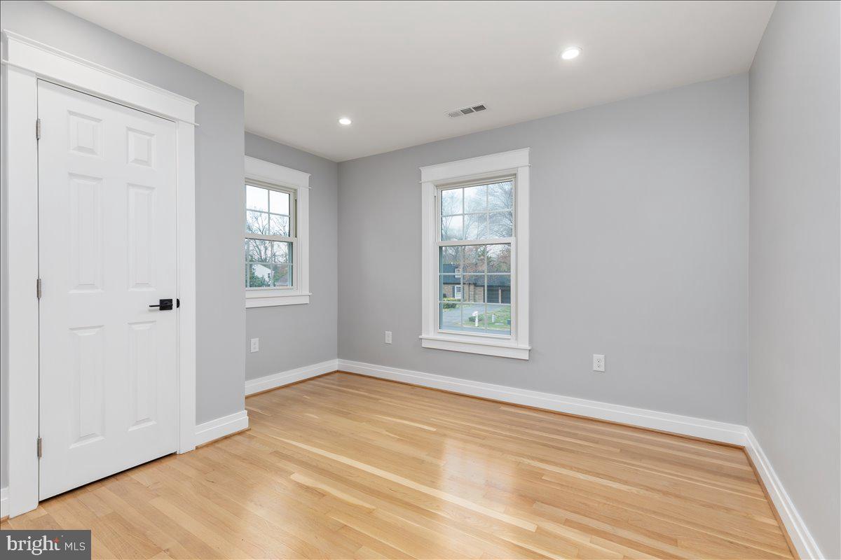 9401 Ferry Landing Ct
