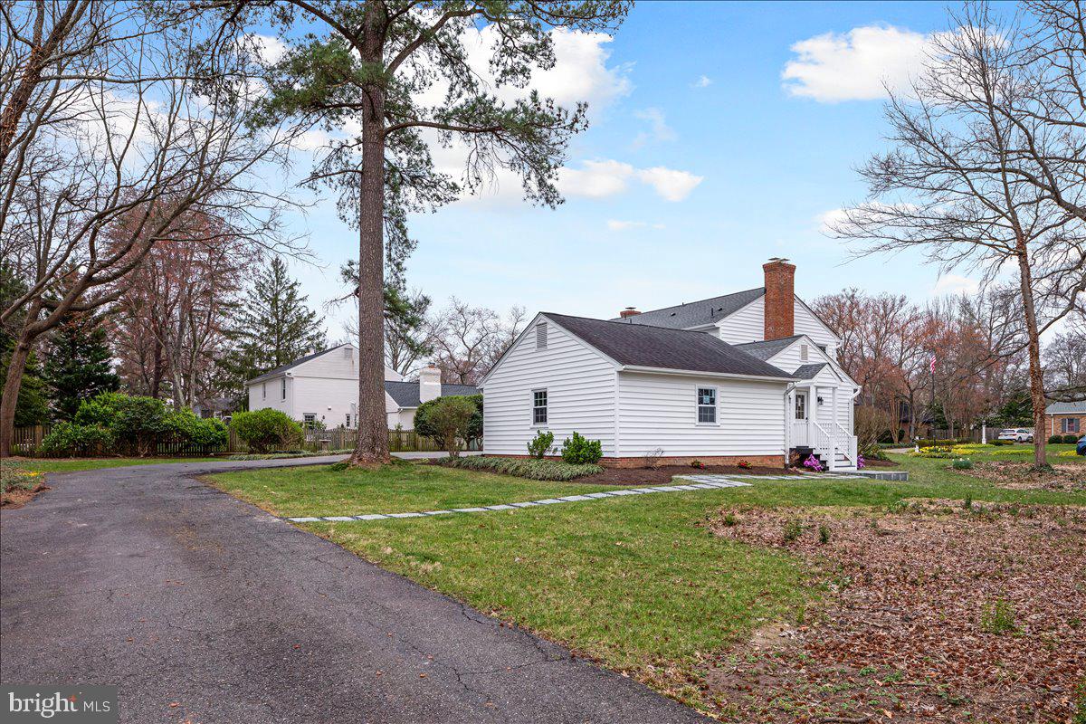 9401 Ferry Landing Ct