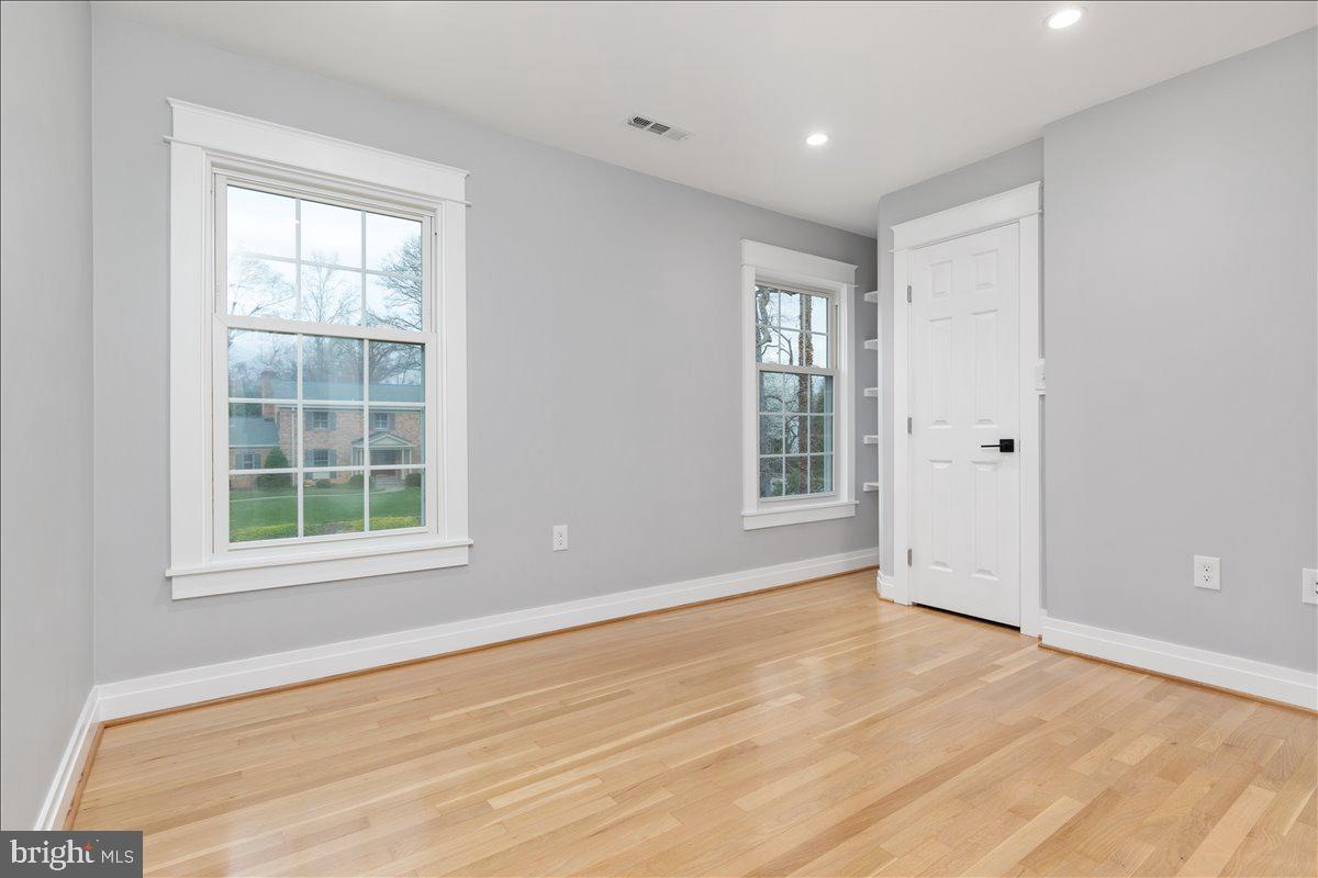 9401 Ferry Landing Ct