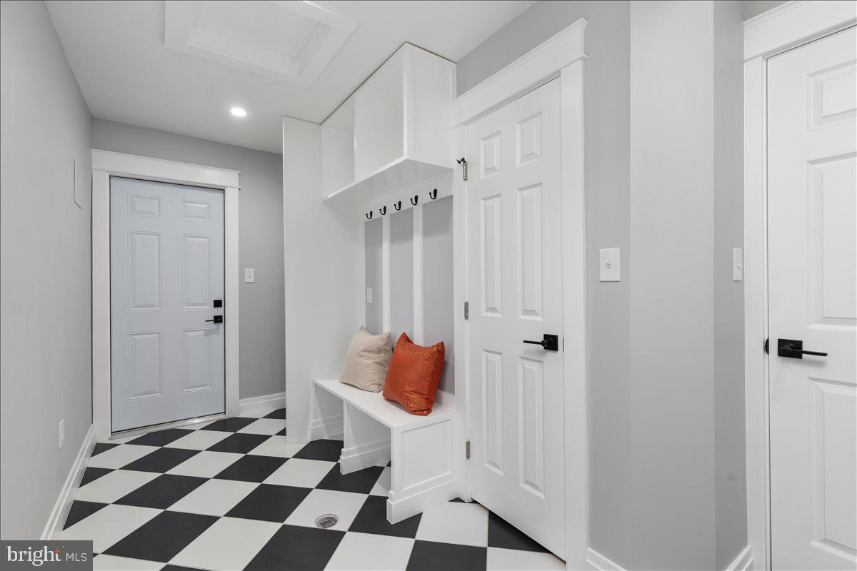 9401 Ferry Landing Ct