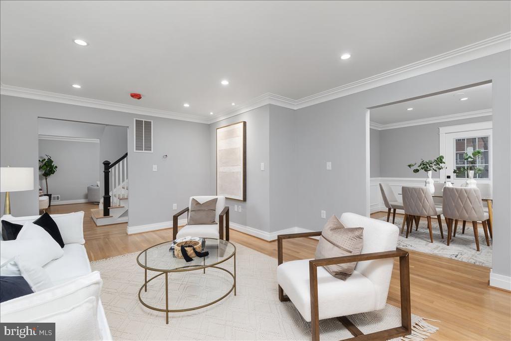 9401 Ferry Landing Ct